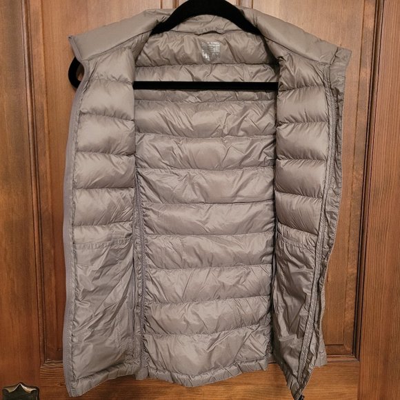 32 Degrees Women's Puffer Vest- Size M - Picture 2 of 5